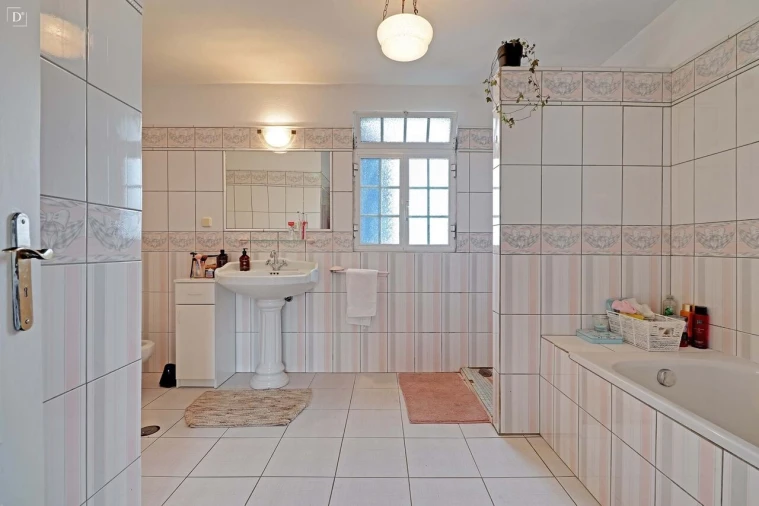 Moradia T5 para Venda em Santa Barbara de Nexe Foto 23