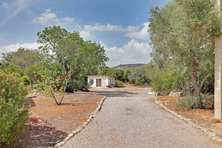 Moradia T5 para Venda em Santa Barbara de Nexe Foto 26