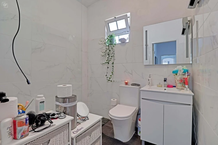 Moradia T5 para Venda em Santa Barbara de Nexe Foto 12