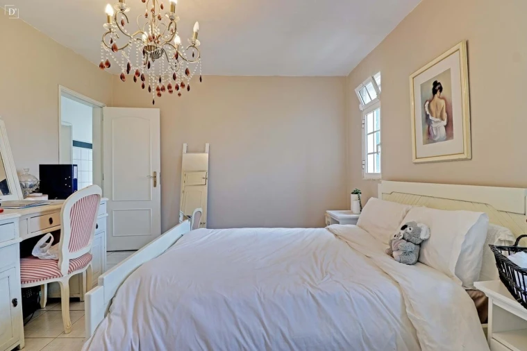 Moradia T5 para Venda em Santa Barbara de Nexe Foto 20