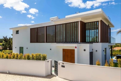 Moradia T4 para Venda em Albufeira e Olhos de Água