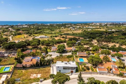 Moradia T4 para Venda em Albufeira e Olhos de Água
