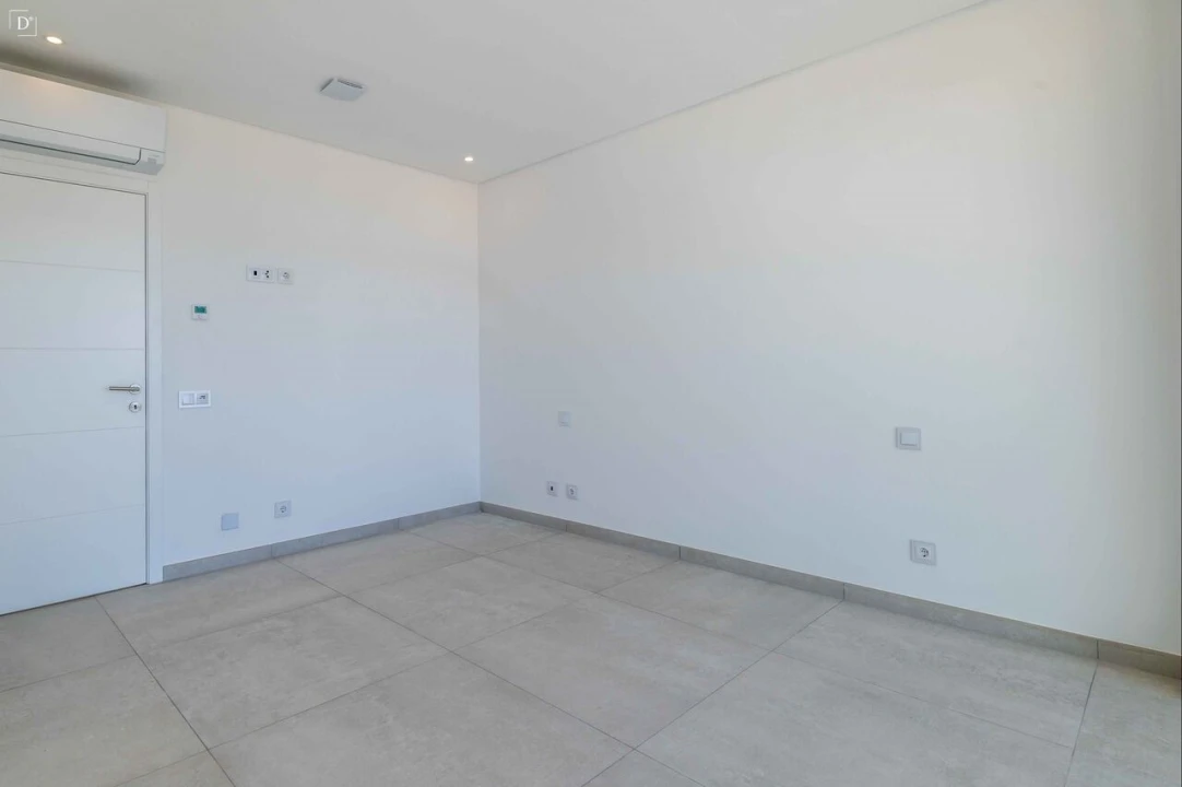 Moradia T4 para Venda em Albufeira e Olhos de Água Foto 28