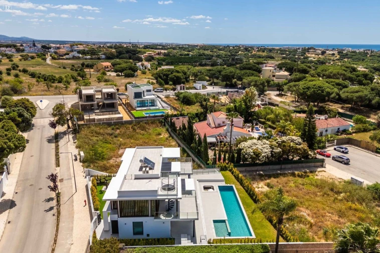 Moradia T4 para Venda em Albufeira e Olhos de Água Foto 37