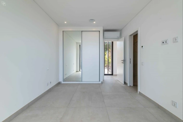 Moradia T4 para Venda em Albufeira e Olhos de Água Foto 23