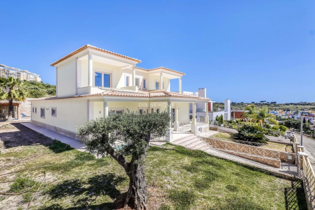 Moradia T4 para Venda em Albufeira e Olhos de Água Foto 4