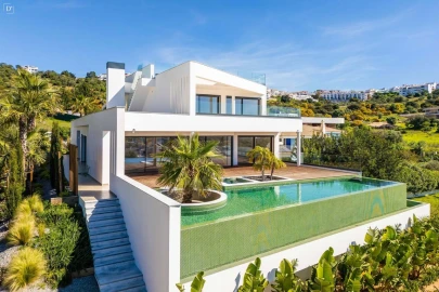 Moradia T5 para Venda em Albufeira e Olhos de Água