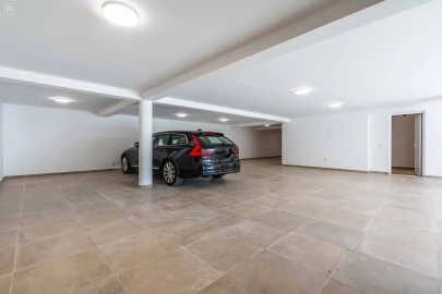 Moradia T5 para Venda em Albufeira e Olhos de Água