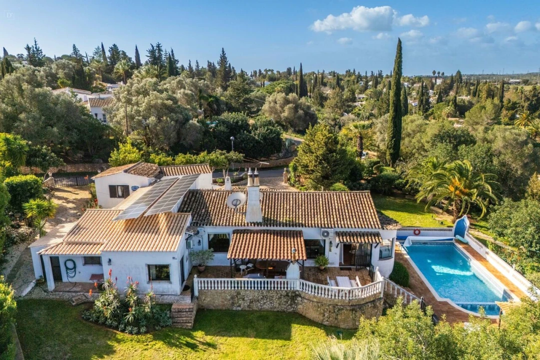 Moradia T4 para Venda em Alvor Foto 1