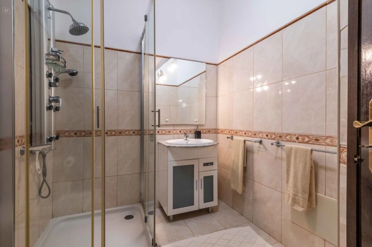 Moradia T4 para Venda em Alvor Foto 19