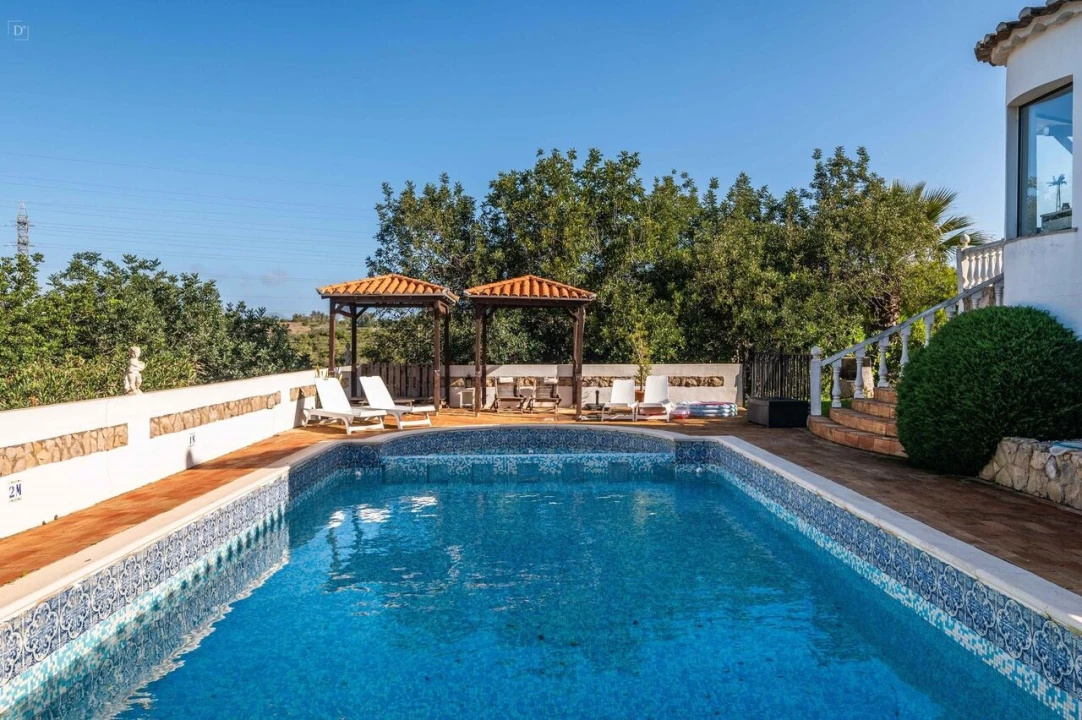 Moradia T4 para Venda em Alvor Foto 3