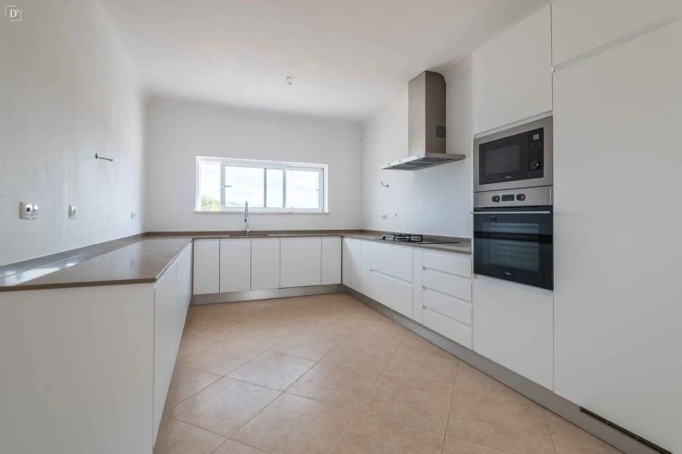 Moradia T4 para Venda em Budens Foto 12