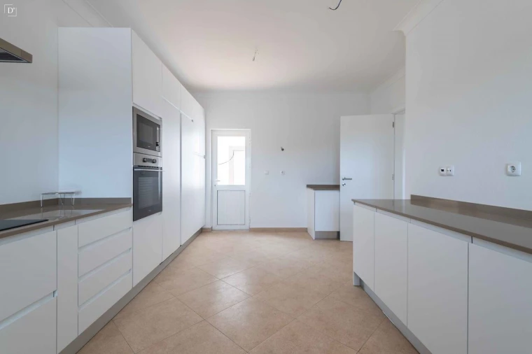 Moradia T4 para Venda em Budens Foto 13