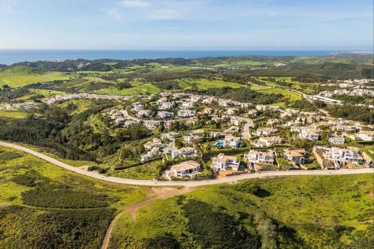 Moradia T4 para Venda em Budens Foto 9