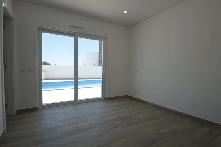 Moradia T4 para Venda em Altura Foto 12