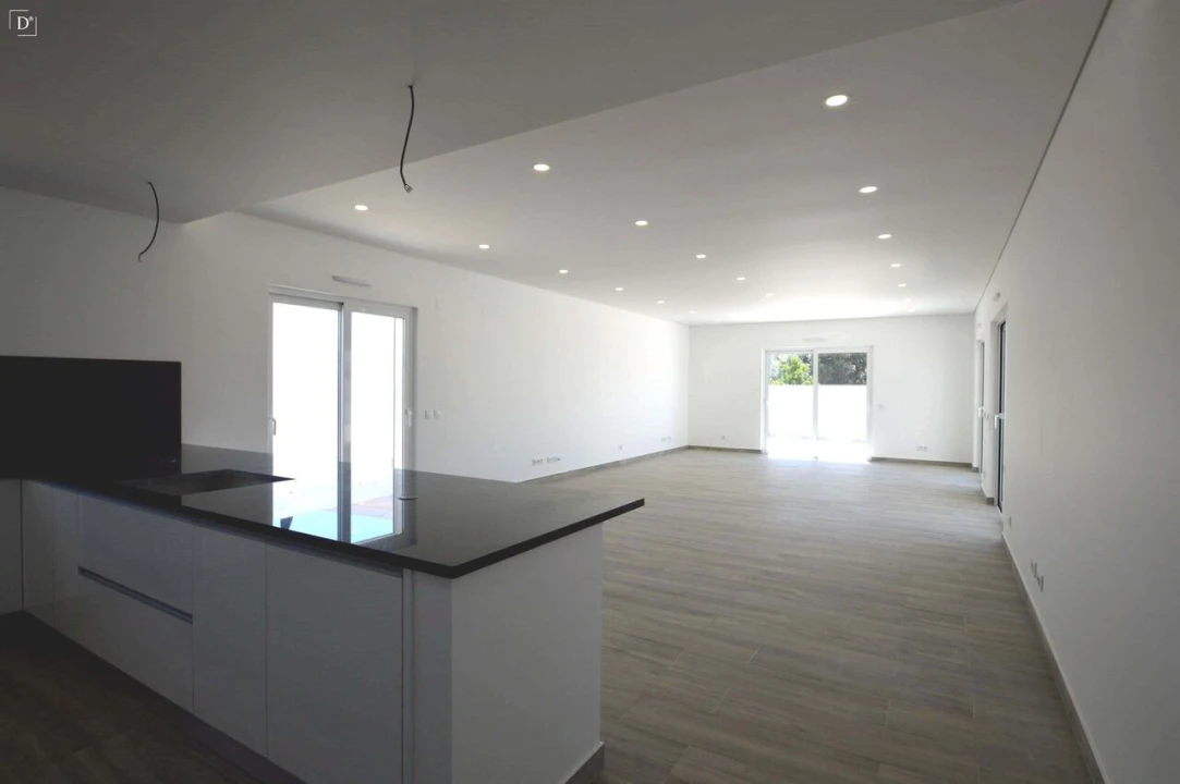 Moradia T4 para Venda em Altura Foto 7