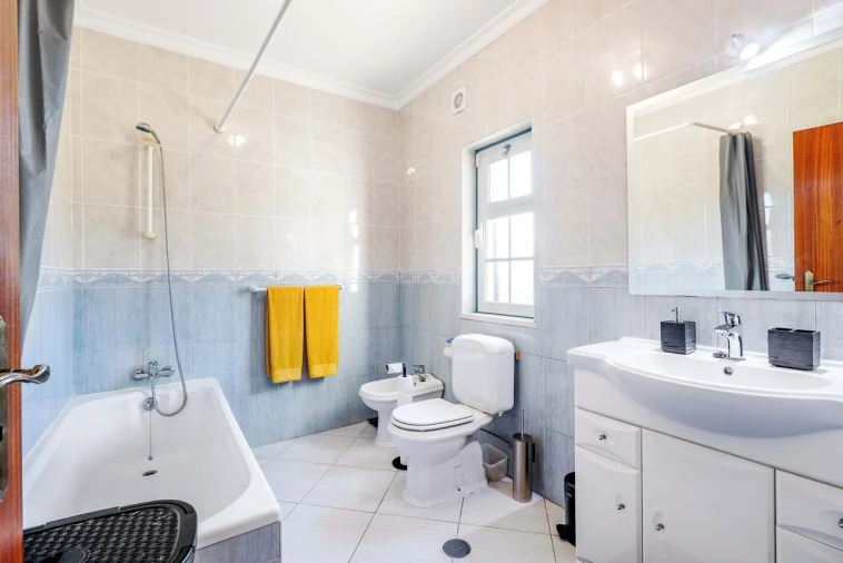 Moradia T3 para Venda em Santa Catarina da Fonte do Bispo Foto 12