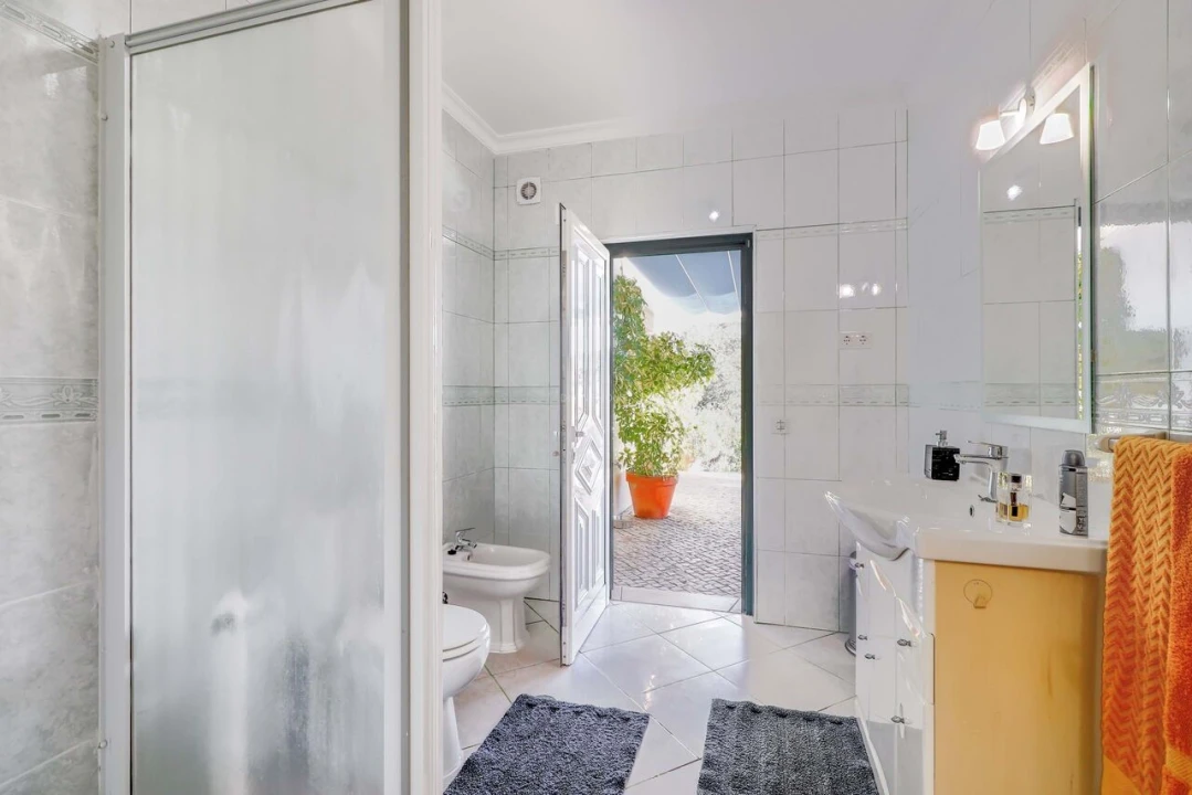 Moradia T3 para Venda em Santa Catarina da Fonte do Bispo Foto 16