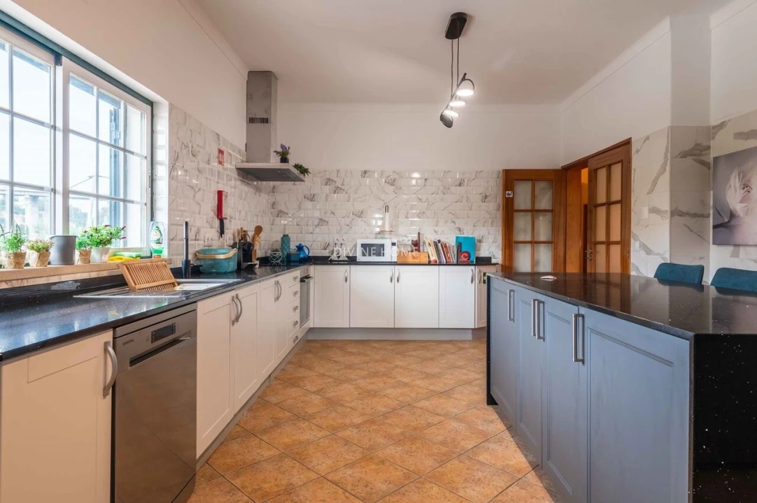 Moradia T4 para Venda em Porches Foto 7