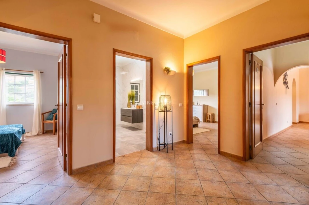 Moradia T4 para Venda em Porches Foto 21