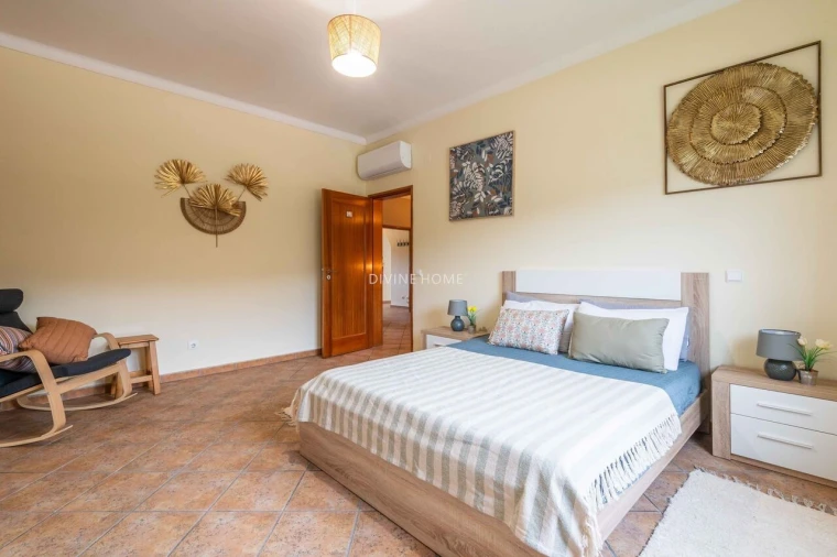 Moradia T4 para Venda em Porches Foto 11