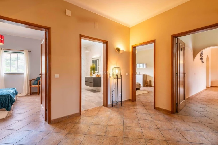 Moradia T4 para Venda em Porches Foto 21