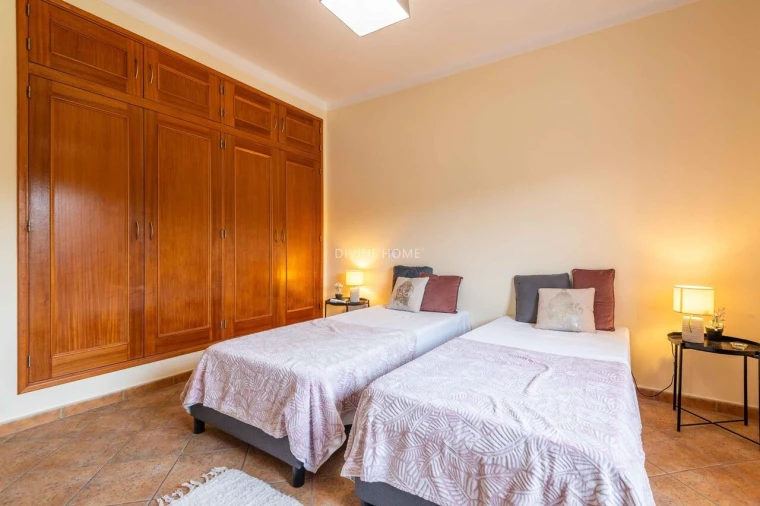 Moradia T4 para Venda em Porches Foto 14