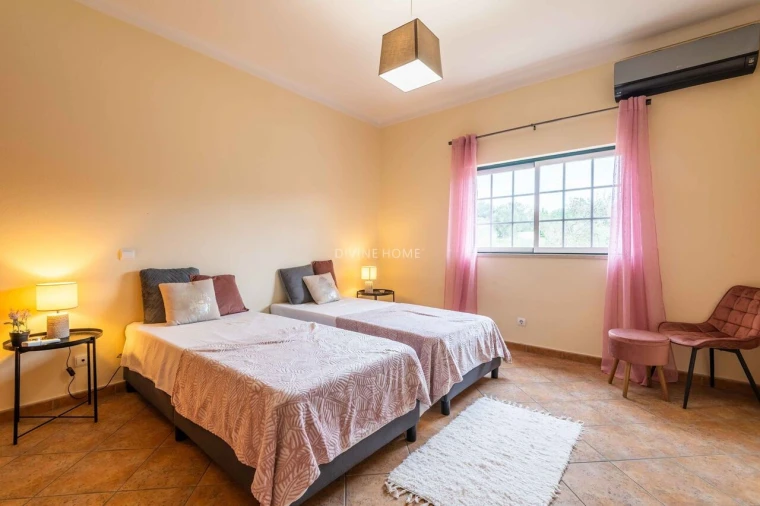 Moradia T4 para Venda em Porches Foto 15