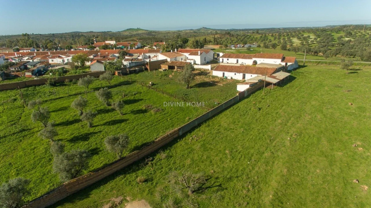 Moradia T6 para Venda em Corte do Pinto Foto 18