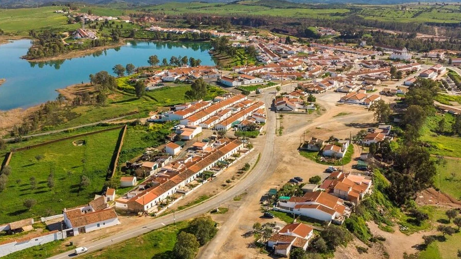 Moradia T6 para Venda em Corte do Pinto