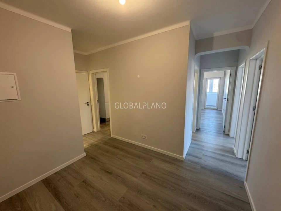 Apartamento T3 para Venda em Portimão Foto 1