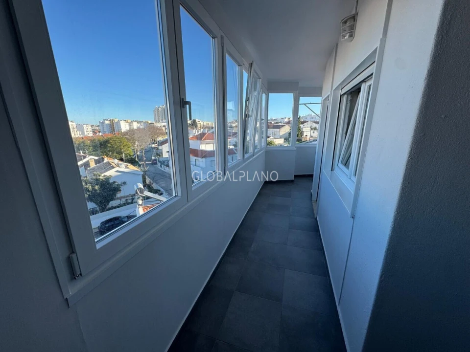 Apartamento T3 para Venda em Portimão Foto 6