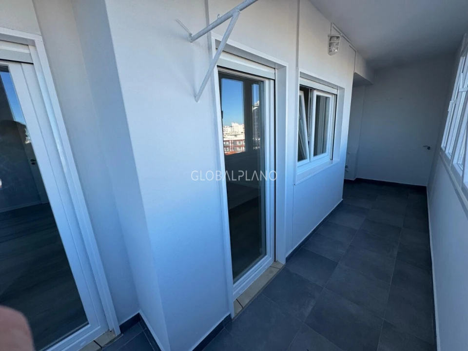 Apartamento T3 para Venda em Portimão Foto 7
