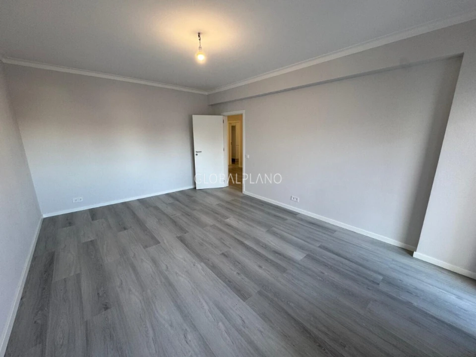 Apartamento T3 para Venda em Portimão Foto 11
