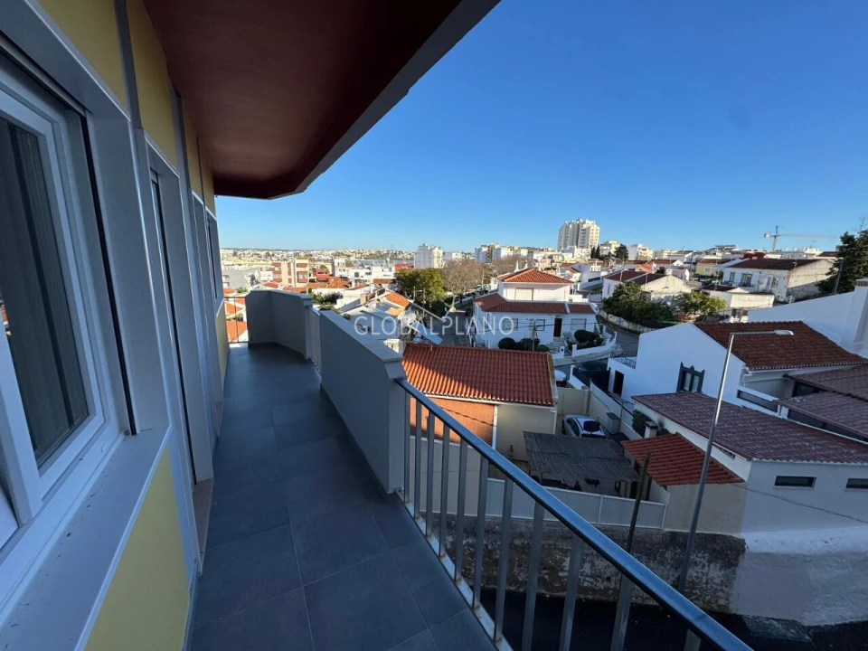 Apartamento T3 para Venda em Portimão Foto 12