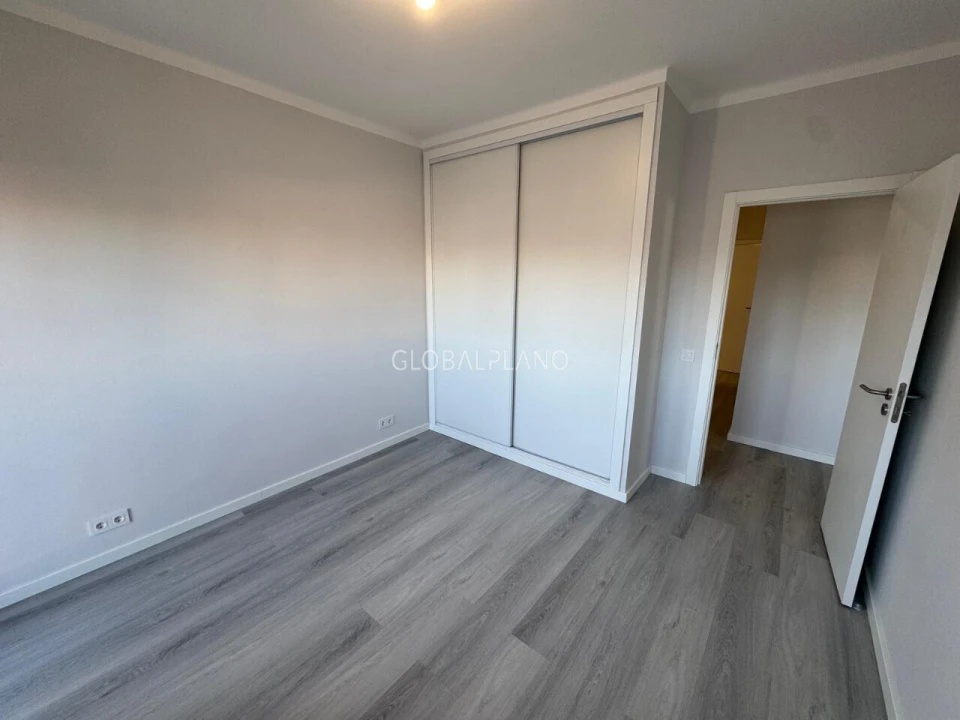Apartamento T3 para Venda em Portimão Foto 14