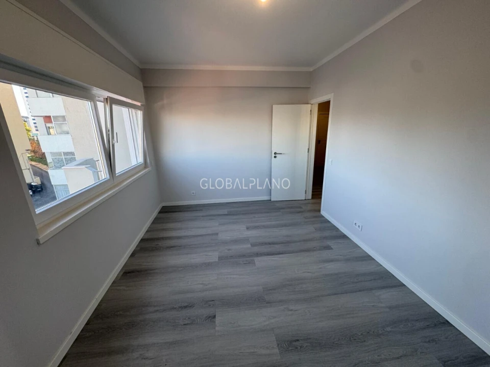 Apartamento T3 para Venda em Portimão Foto 26