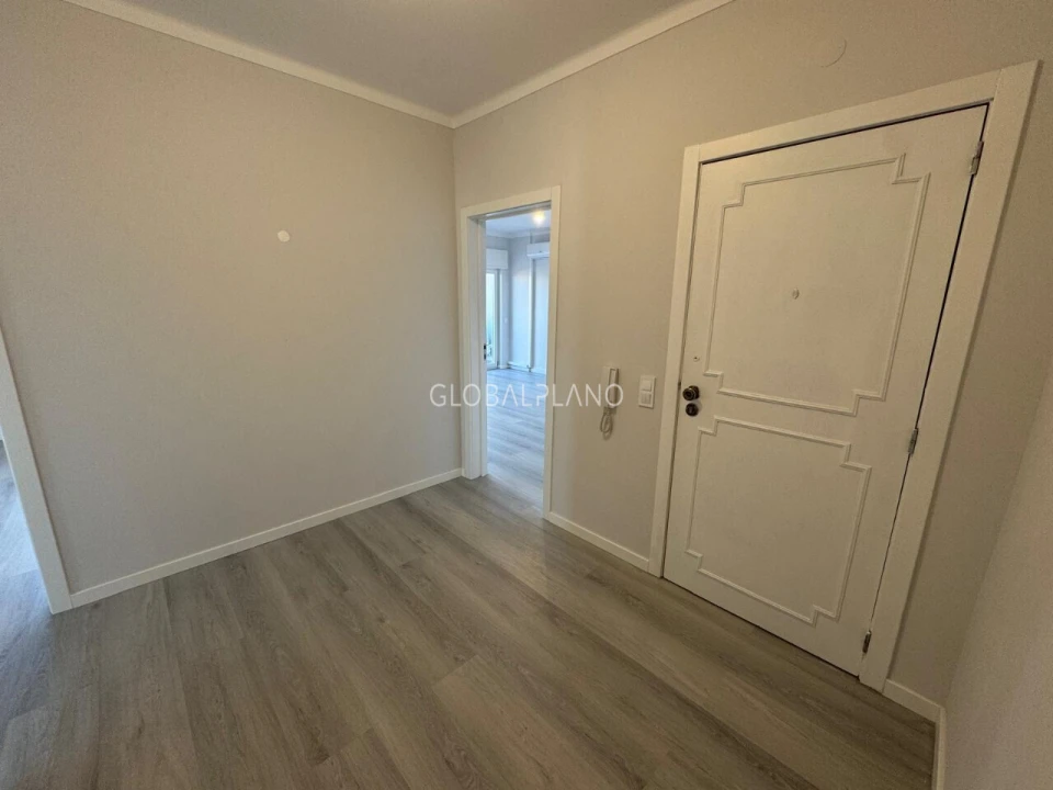 Apartamento T3 para Venda em Portimão Foto 2