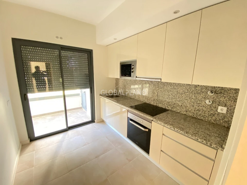 Apartamento T4 para Venda em Portimão Foto 5