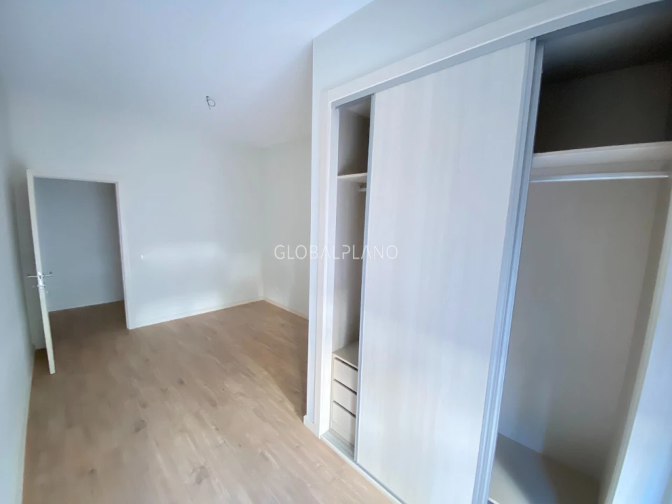 Apartamento T4 para Venda em Portimão Foto 18