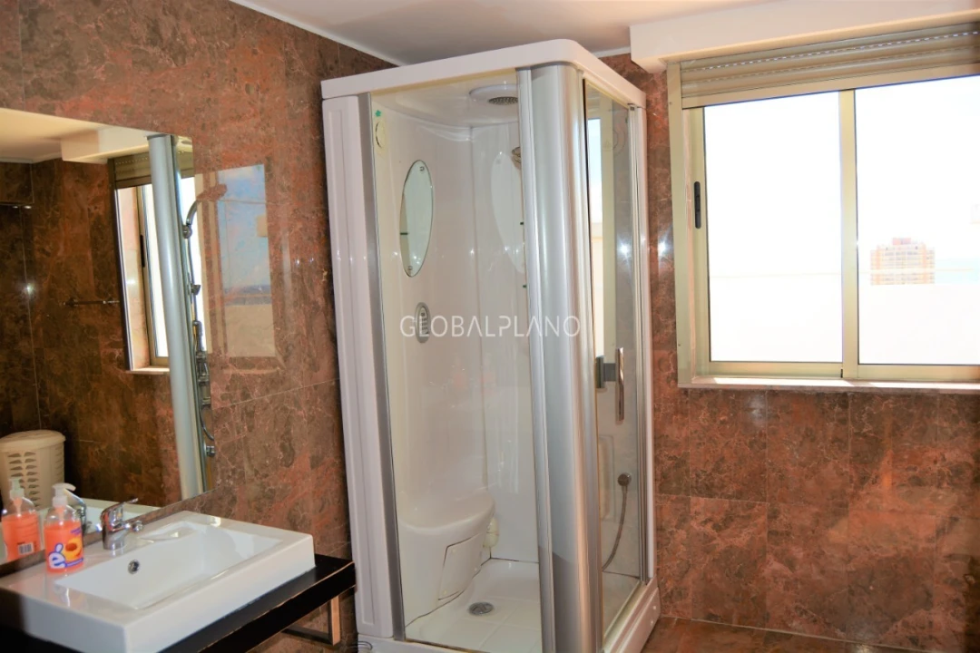 Apartamento T4 para Venda em Portimão Foto 25