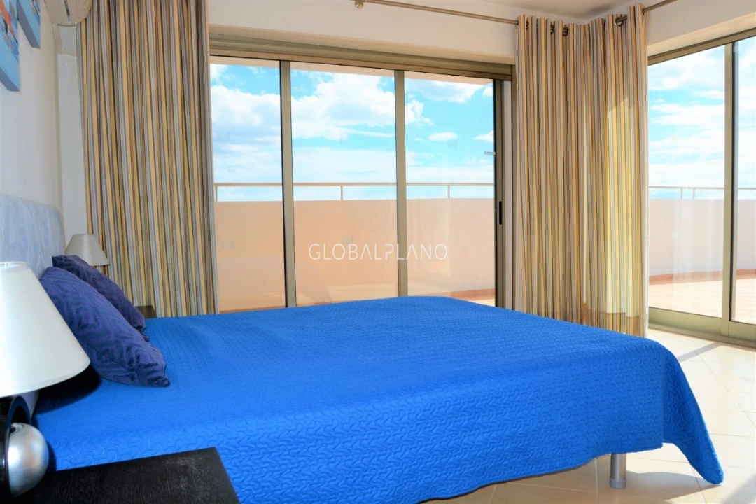 Apartamento T4 para Venda em Portimão Foto 17