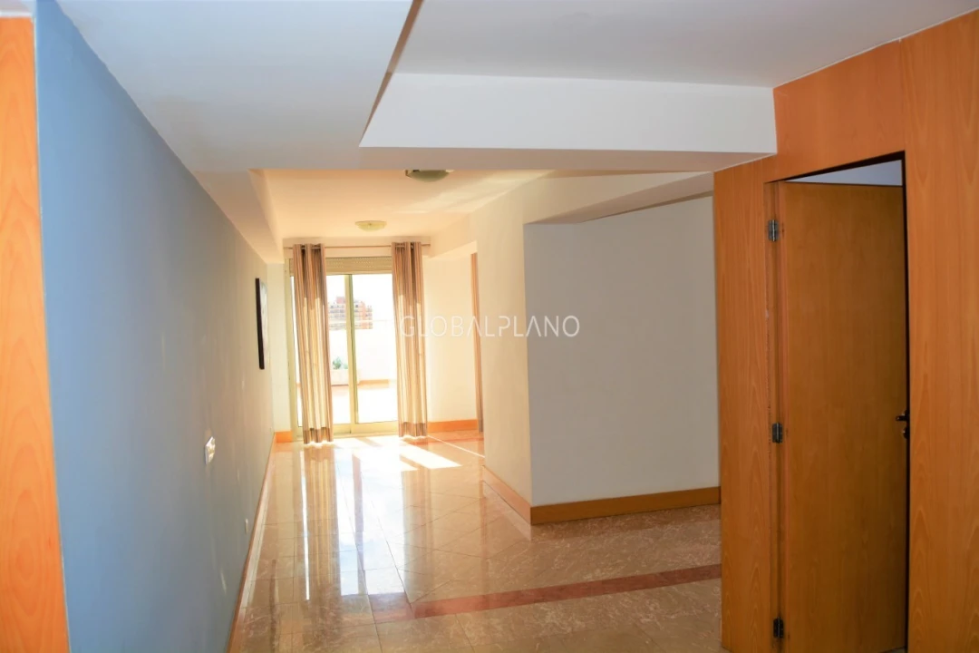 Apartamento T4 para Venda em Portimão Foto 31