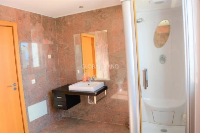 Apartamento T4 para Venda em Portimão