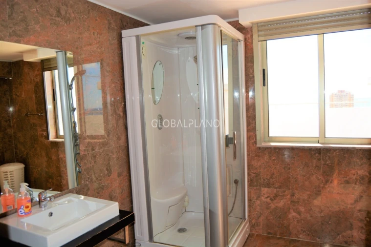 Apartamento T4 para Venda em Portimão Foto 25
