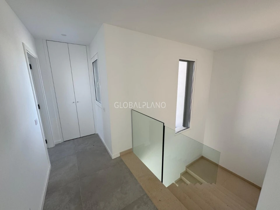 Moradia T4 para Venda em Mexilhoeira Grande Foto 9