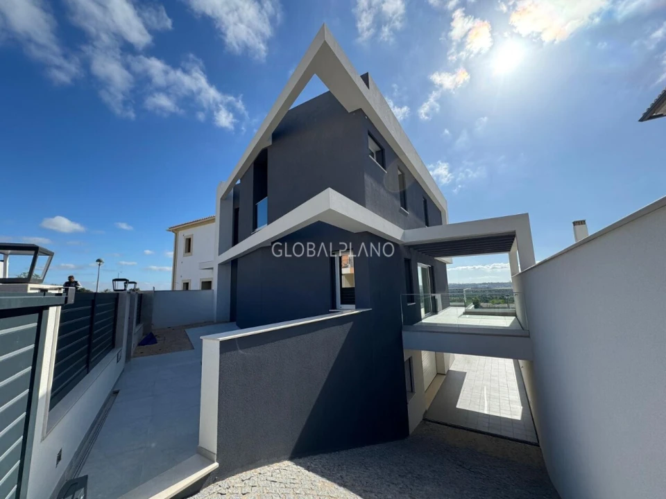 Moradia T4 para Venda em Mexilhoeira Grande Foto 2