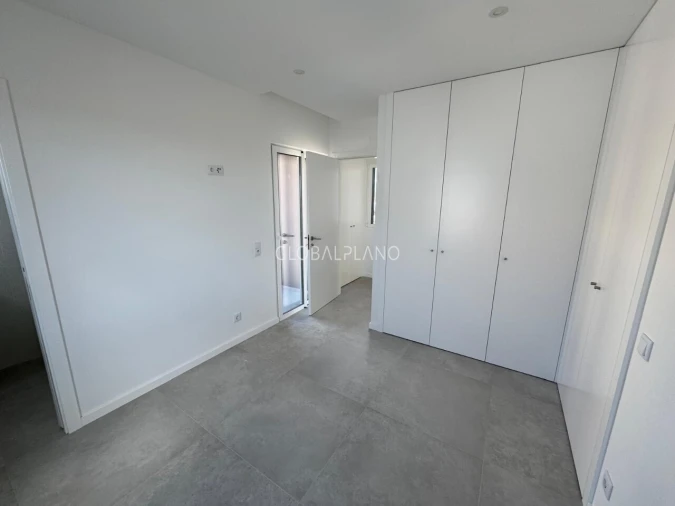 Moradia T4 para Venda em Mexilhoeira Grande Foto 20