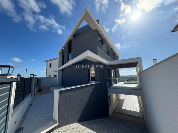 Moradia T4 para Venda em Mexilhoeira Grande Foto 2