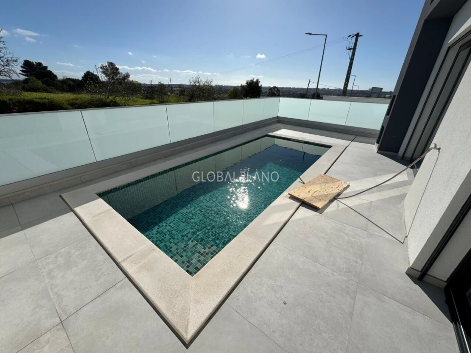 Moradia T4 para Venda em Mexilhoeira Grande Foto 7